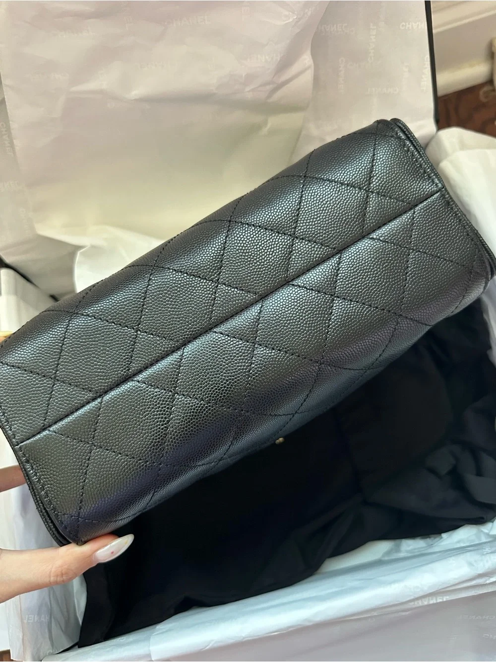 CHANEL 25 mini Black Quilted Leather Shoulder Bag with shinny Gold hardware